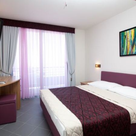 Hotel Sirena Podgora Eksteriør billede