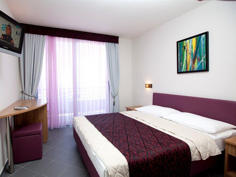 Hotel Sirena Podgora Eksteriør billede