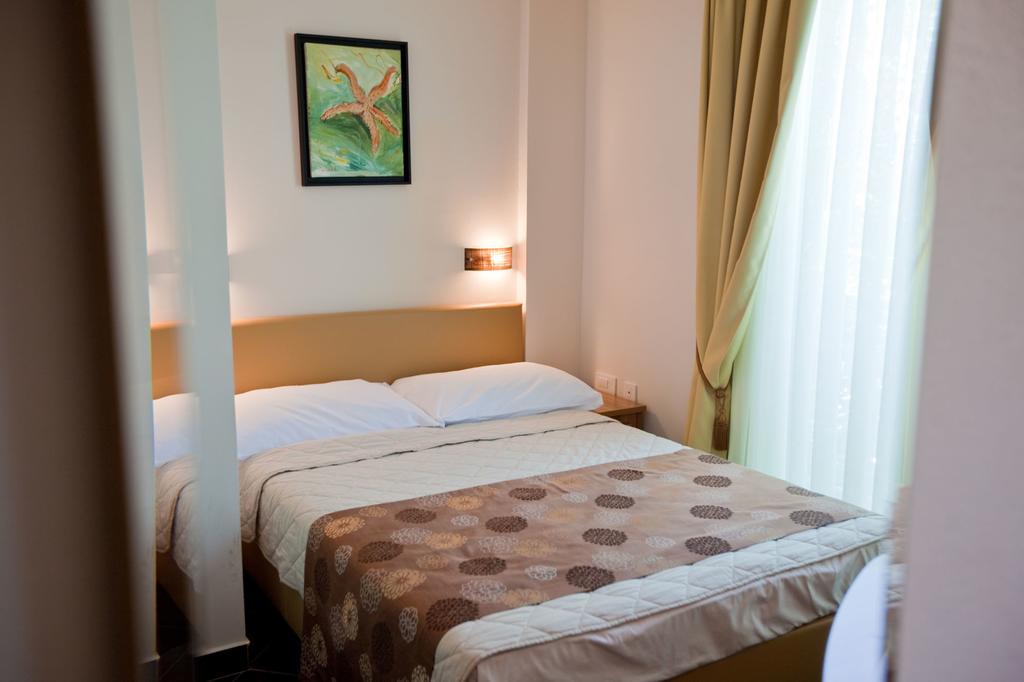 Hotel Sirena Podgora Eksteriør billede