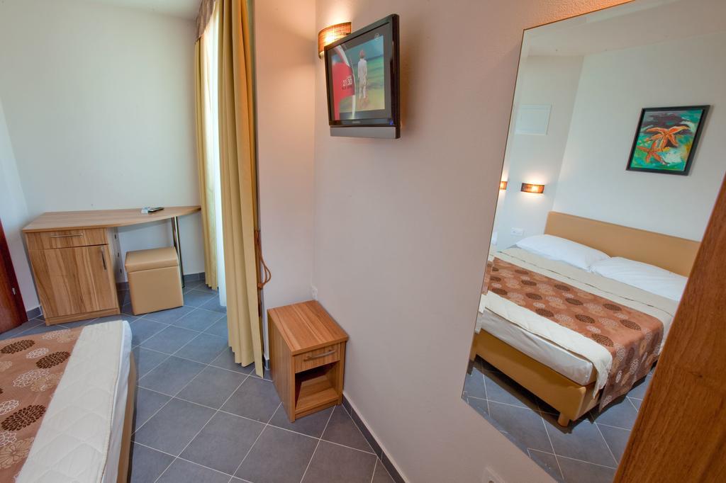 Hotel Sirena Podgora Eksteriør billede